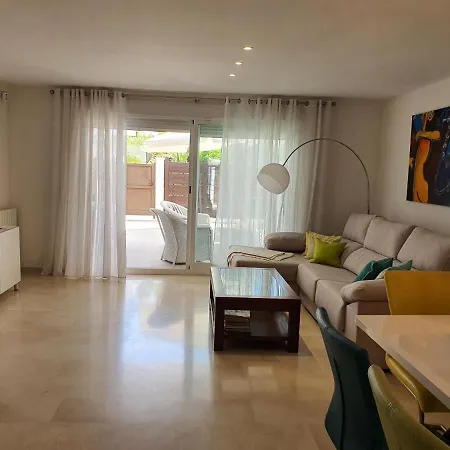 Charming Sunny Row House База відпочинку Аліканте
