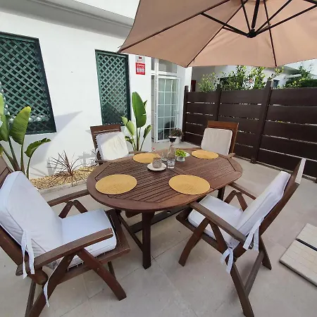 База відпочинку Charming Sunny Row House Аліканте