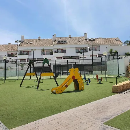 База відпочинку Charming Sunny Row House Аліканте